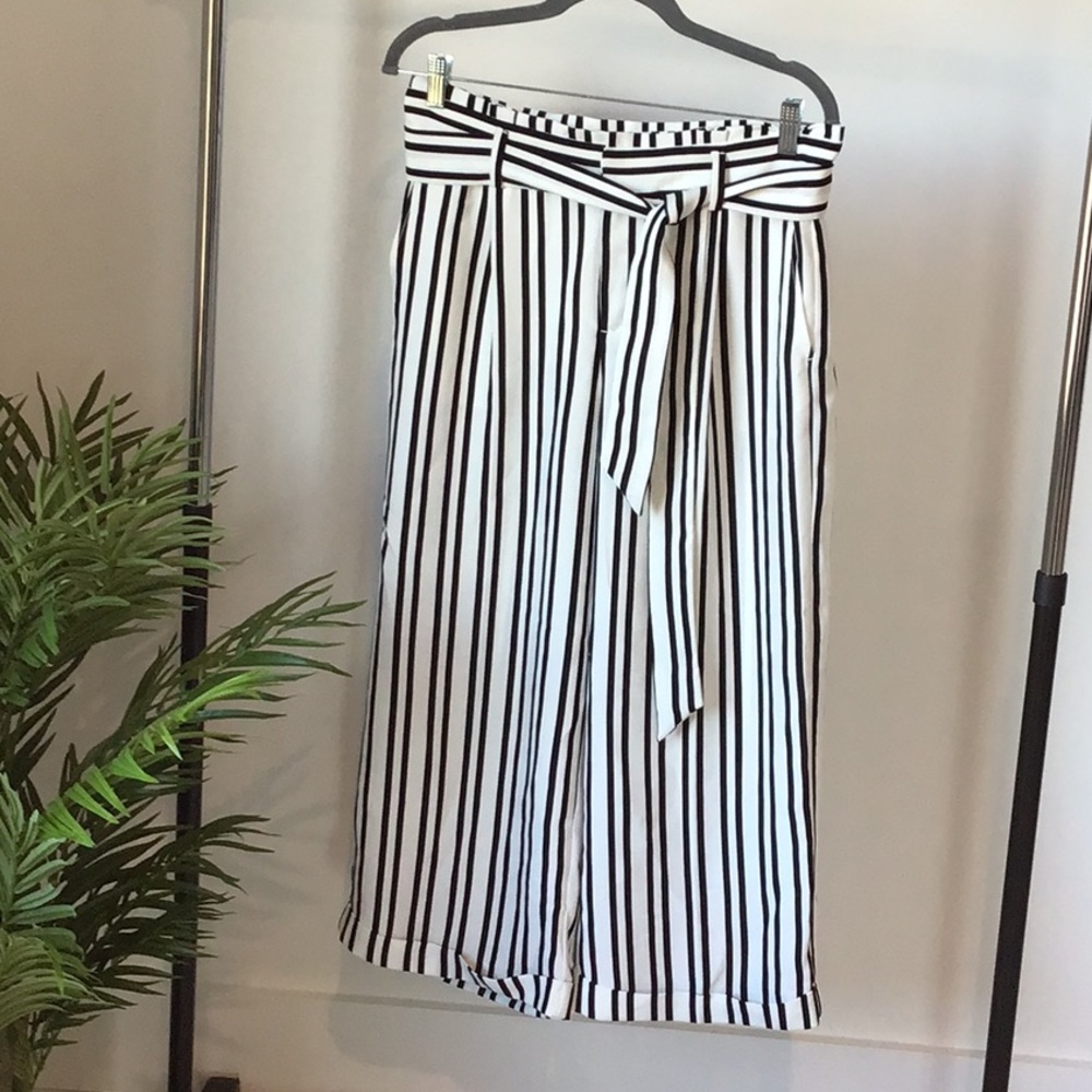 Striped Wide-Leg Paperbag Waist Pants - Black & White